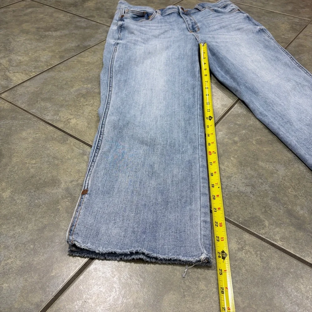 JUDY BLUE LOS ANGELES STRAIGHT FIT  WOMENS JEANS SIZE 15/32 LIGHT WASH 25 INSEAM - Picture 10 of 11